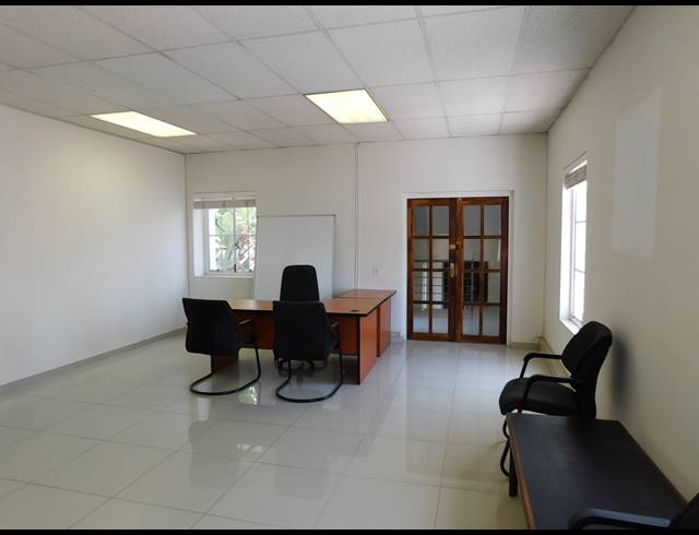 200M² OFFICE TO LET IN FERNDALE